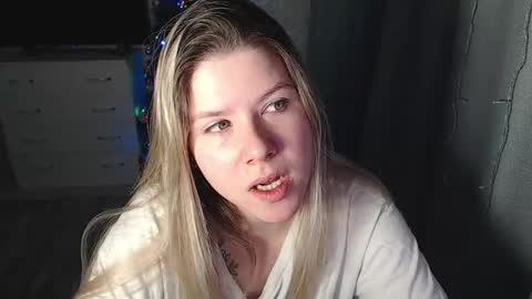 Snapshot of melissa__ray chatting on 9, 1, 2025 Melissa Ray online show from 9, 1, 2025