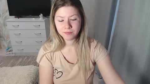 Snapshot of melissa__ray chatting on 19, 2, 2025 Melissa Ray online show from 19, 2, 2025
