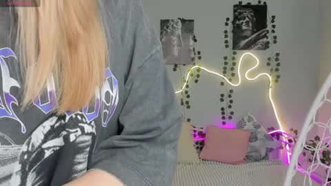 Snapshot of melissa_sshy chatting on 8, 1, 2025 Melissa HOT CONTENT HERE online show from 8, 1, 2025