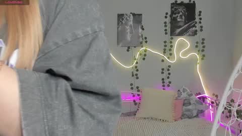 Snapshot of melissa_sshy chatting on 8, 1, 2025 Melissa HOT CONTENT HERE online show from 8, 1, 2025