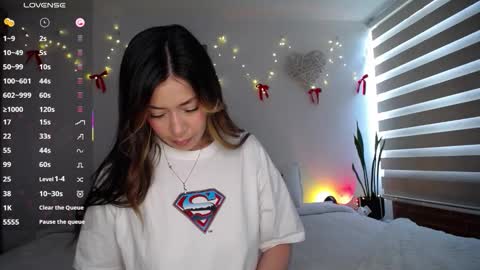 Melissa Lopez  online show from 19, 12, 2025