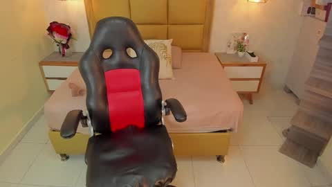    online show from 18, 3, 2026