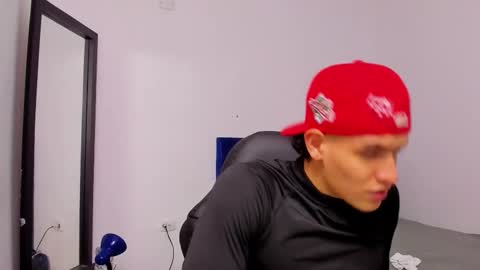 Snapshot of mellow_cole chatting on 4, 11, 2025 Mellow Baby online show from 4, 11, 2025