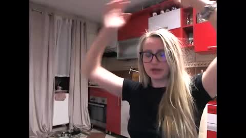 Melly online show from 13, 2, 2026