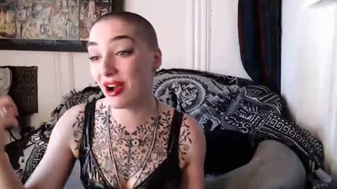 Snapshot of melodicknowledge chatting on 1, 3, 2025 Majesty 3 online show from 1, 3, 2025