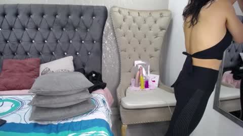 Snapshot of melodiroux_ chatting on 31, 1, 2025 Melodi online show from 31, 1, 2025