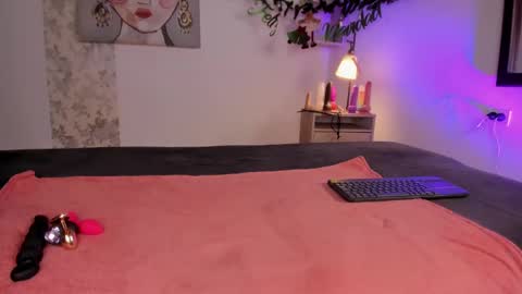 melody_cute10 online show from 14, 12, 2024