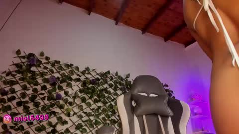 melody_cute10 online show from 12, 2, 2025