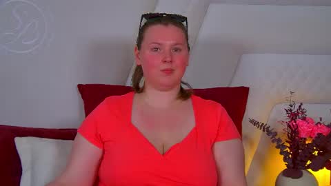 Snapshot of melodymoores chatting on 24, 6, 2026 Melody online show from 24, 6, 2026