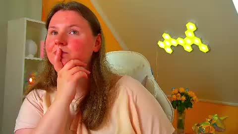 Snapshot of melodymoores chatting on 24, 7, 2026 Melody online show from 24, 7, 2026