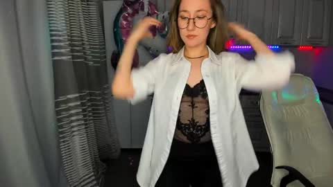 Snapshot of melodyoflovee chatting on 7, 2, 2025 Kaylie online show from 7, 2, 2025