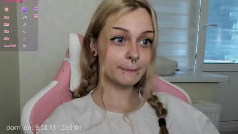 Snapshot of melonipinkbb chatting on 9, 7, 2026 MELONI online show from 9, 7, 2026