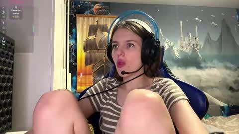 Hi Im Aria 18 years old online show from 22, 2, 2026