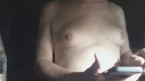 Snapshot of memberjames chatting on 28, 12, 2024 I am usually high and horny...lol online show from 28, 12, 2024