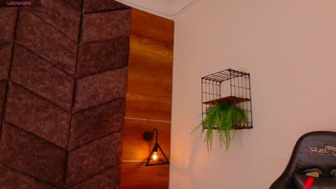  Memphis Williams  online show from 13, 4, 2026