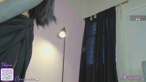 Snapshot of menasaurio_ chatting on 25, 1, 2025 Mena Help me reach 700 thumbs up online show from 25, 1, 2025