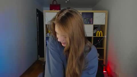 Flora  Next stream November 17th at 6  GMT online show from 25, 2, 2026