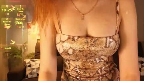 Snapshot of meow_mellie chatting on 25, 9, 2025 meow_mellie online show from 25, 9, 2025