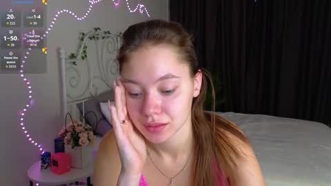 Snapshot of meow_mellie chatting on 1, 10, 2025 meow_mellie online show from 1, 10, 2025