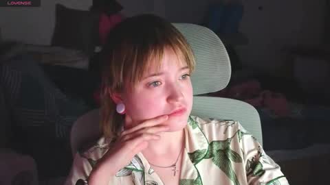 Snapshot of meowki4 chatting on 1, 12, 2025 meowme online show from 1, 12, 2025