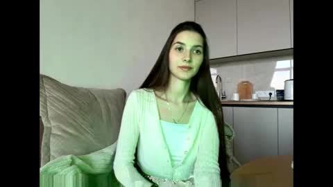 Snapshot of meralynn chatting on 19, 4, 2026 LEVA online show from 19, 4, 2026