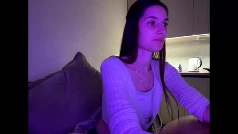 Snapshot of meralynn chatting on 19, 4, 2026 LEVA online show from 19, 4, 2026