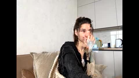 Snapshot of meralynn chatting on 20, 4, 2026 LEVA online show from 20, 4, 2026
