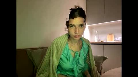 Snapshot of meralynn chatting on 21, 4, 2026 LEVA online show from 21, 4, 2026