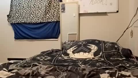 mercedesmakesyoucum6999 online show from 12, 5, 2026