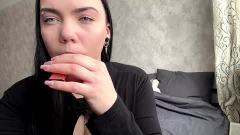 Snapshot of mercedezkilburn chatting on 6, 3, 2026 Alice online show from 6, 3, 2026