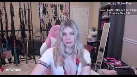 Snapshot of mercersdoll chatting on 5, 1, 2025 Dolly Mercers Doll online show from 5, 1, 2025