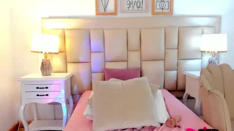 Snapshot of meredit_lane chatting on 26, 1, 2025 online show from 26, 1, 2025