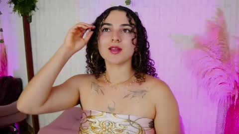 Snapshot of merida_bell18 chatting on 23, 9, 2025 Merida Bell online show from 23, 9, 2025