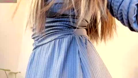 laura 3 i am independent model online show from 27, 11, 2025