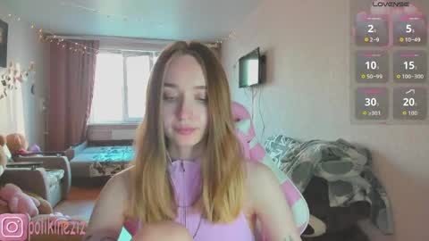 Snapshot of merryl_clark chatting on 25, 5, 2026 Sara online show from 25, 5, 2026