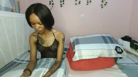 meggy and bree online show from 25, 3, 2026