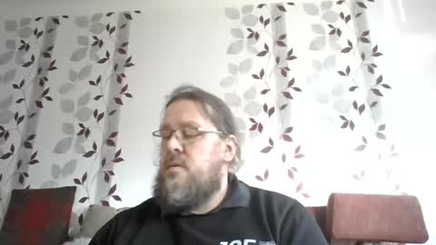 Snapshot of metallbuddy chatting on 4, 2, 2025 ask me online show from 4, 2, 2025