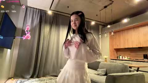 Snapshot of mewpuff chatting on 8, 7, 2026 mewpuff online show from 8, 7, 2026