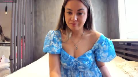 Mia online show from 4, 6, 2026