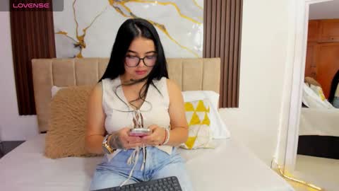 Snapshot of mia__bloom chatting on 17, 5, 2026 Mia Bloom online show from 17, 5, 2026