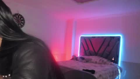 mia__gates online show from 8, 6, 2026
