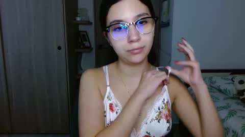 Mia online show from 4, 12, 2025