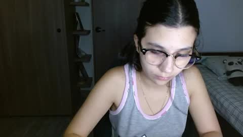 Mia online show from 7, 4, 2026