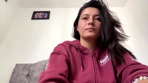 Mia  online show from 17, 11, 2025