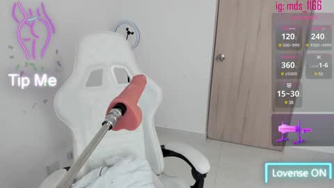 Mia adams  online show from 28, 1, 2025