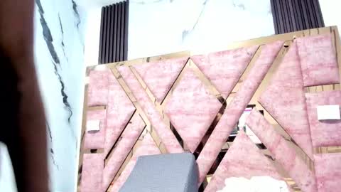 Mia online show from 12, 11, 2025