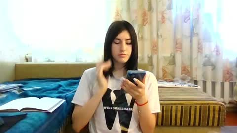 Snapshot of mia_beauti_live chatting on 3, 6, 2026 mia_beauti_live online show from 3, 6, 2026