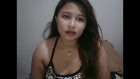 Snapshot of mia_bella04 chatting on 5, 1, 2025 mia_bella04 online show from 5, 1, 2025