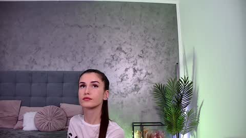 Freya Allen online show from 3, 12, 2024