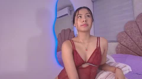 Snapshot of mia_collenss chatting on 17, 7, 2026 Mia online show from 17, 7, 2026